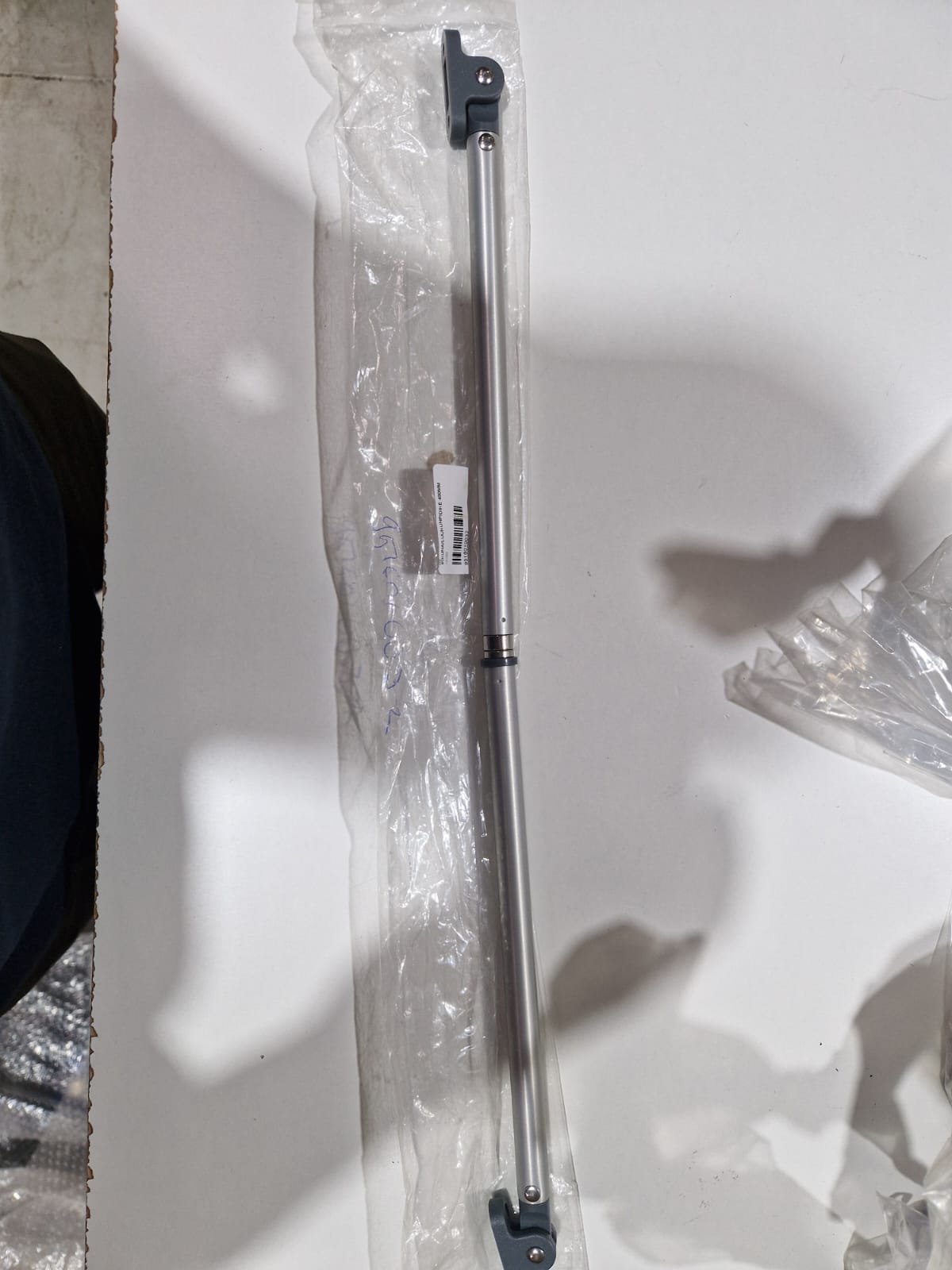 Lango / liuko laikiklis 480 mm