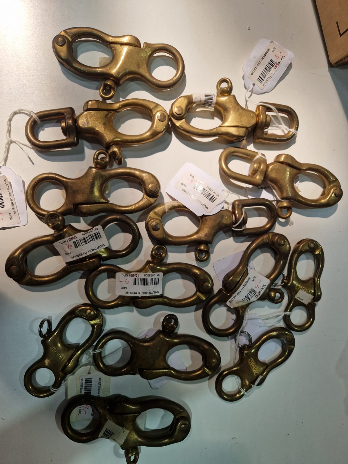 Žalvarinė tvirtinimo kilpa 114