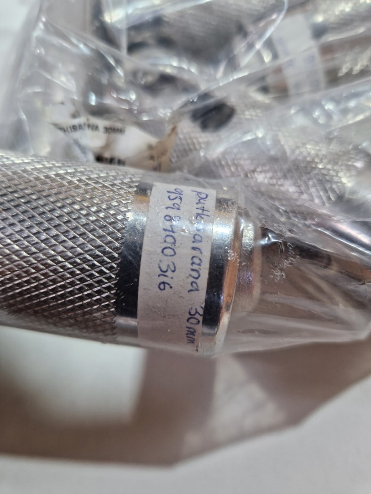 Nerūdijantis turėklo užraktas 30 mm