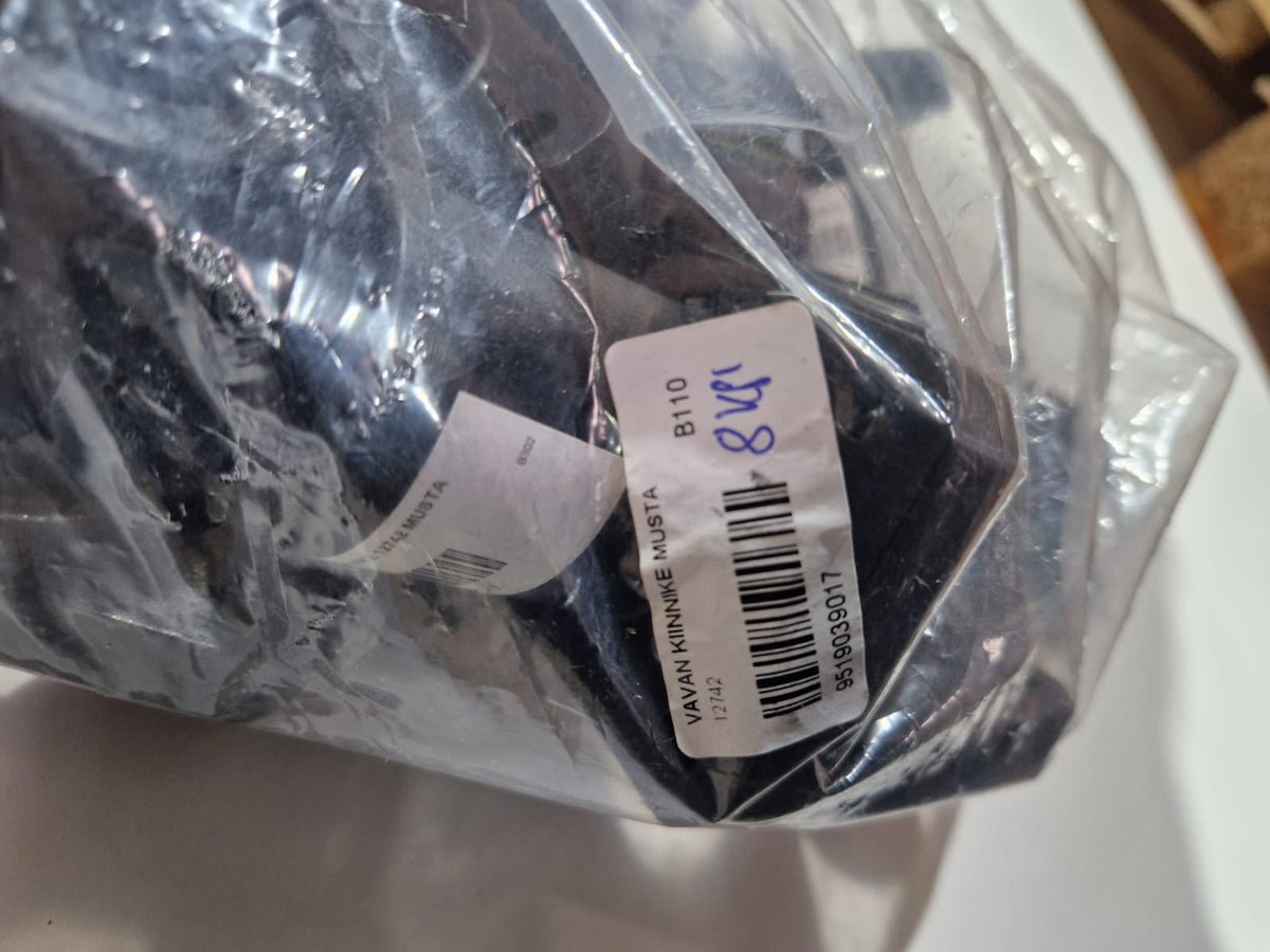 Juodas plastikinis tvirtinimo pagrindas