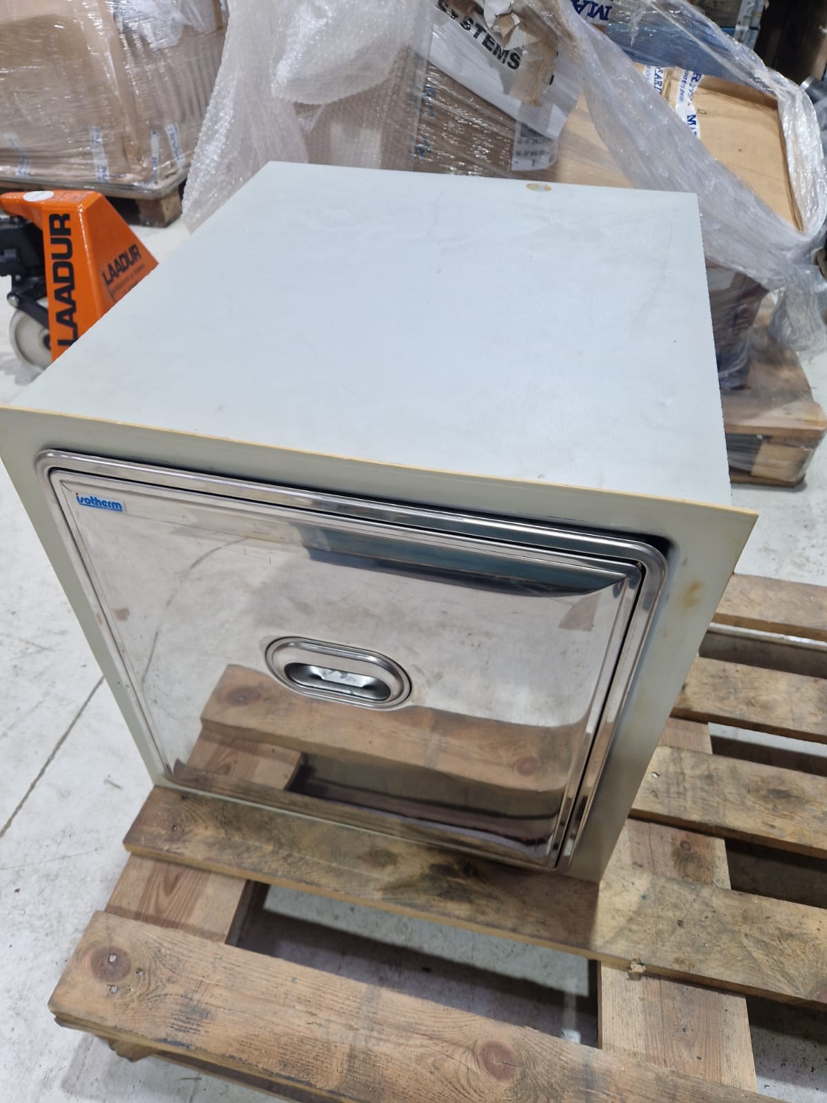 Isotherm šaldytuvas 3105BA2C00006